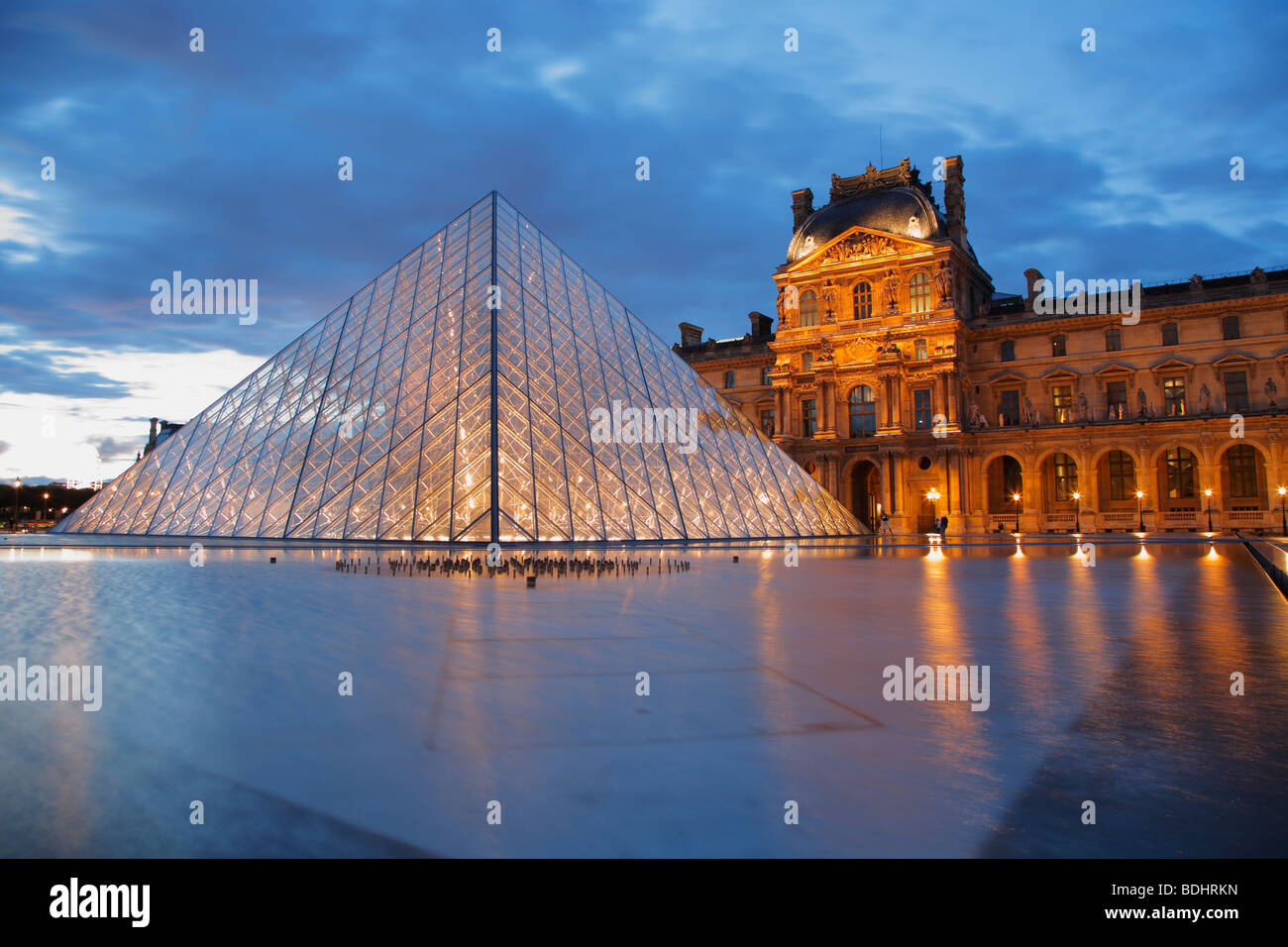 Louvre museum hires stock photography and images Alamy