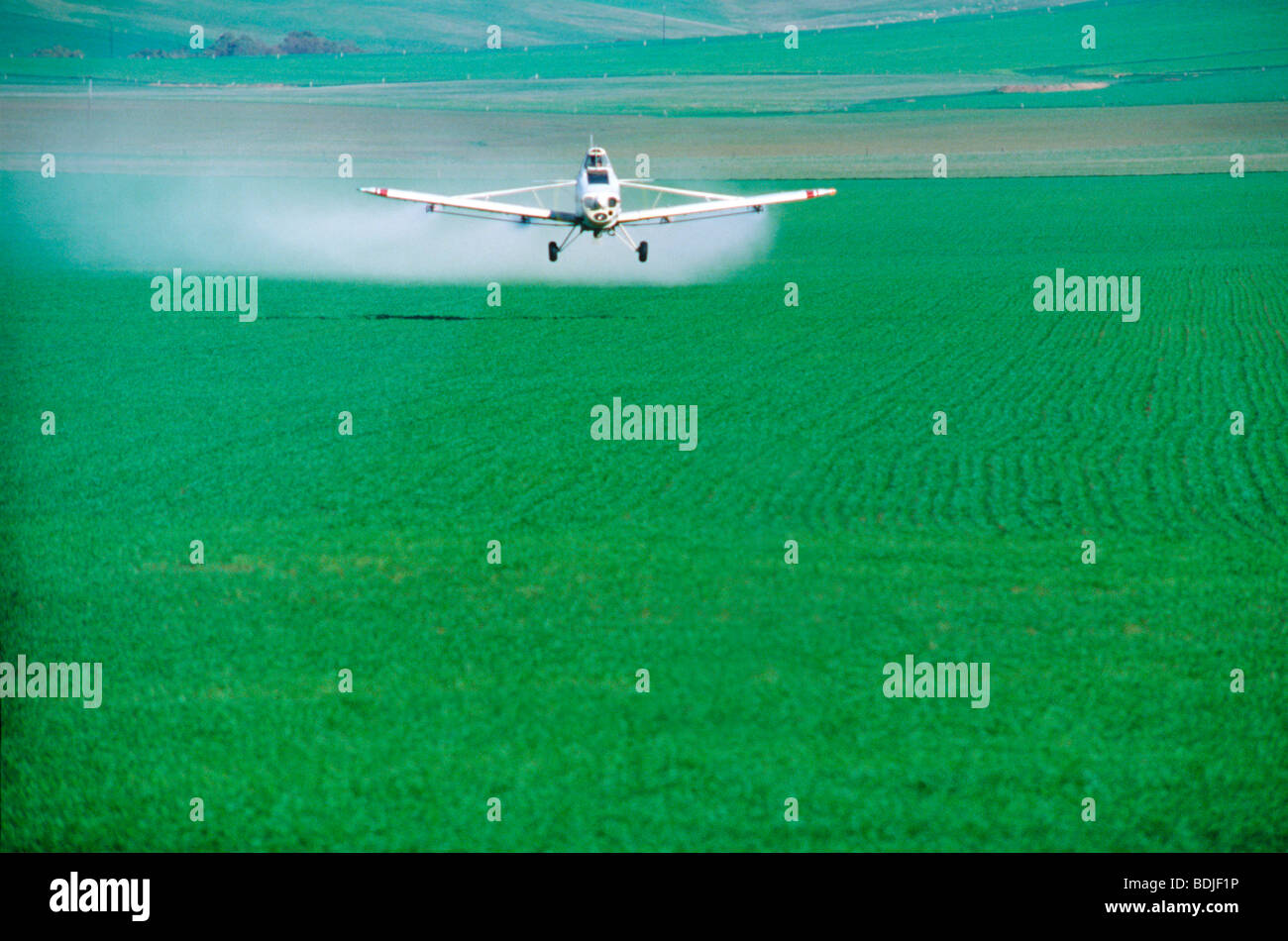 Crop dusting aircraft spraying hires stock photography and images Alamy