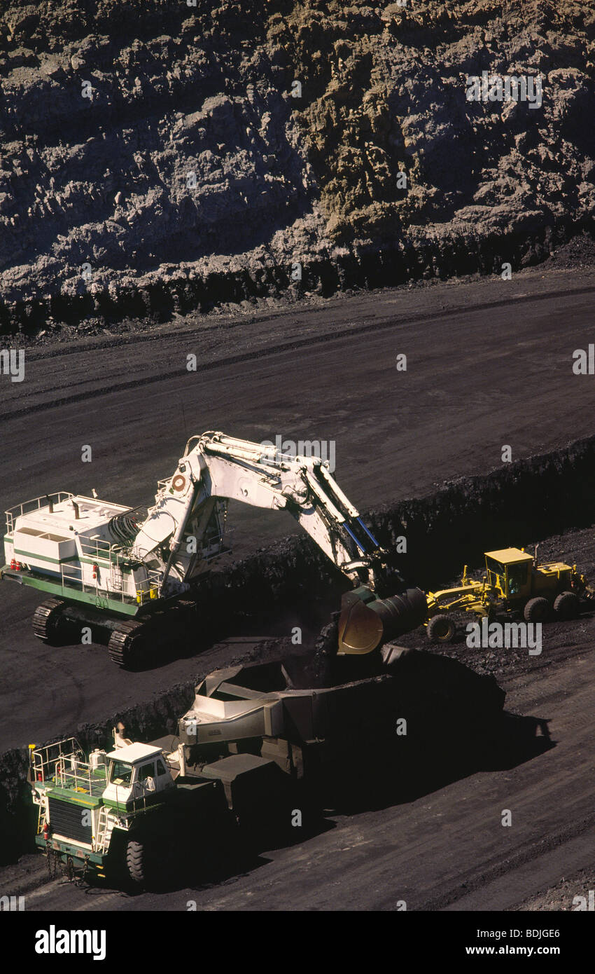Black Coal Mining, Loading Coal Trucks, Australia Stock Photo