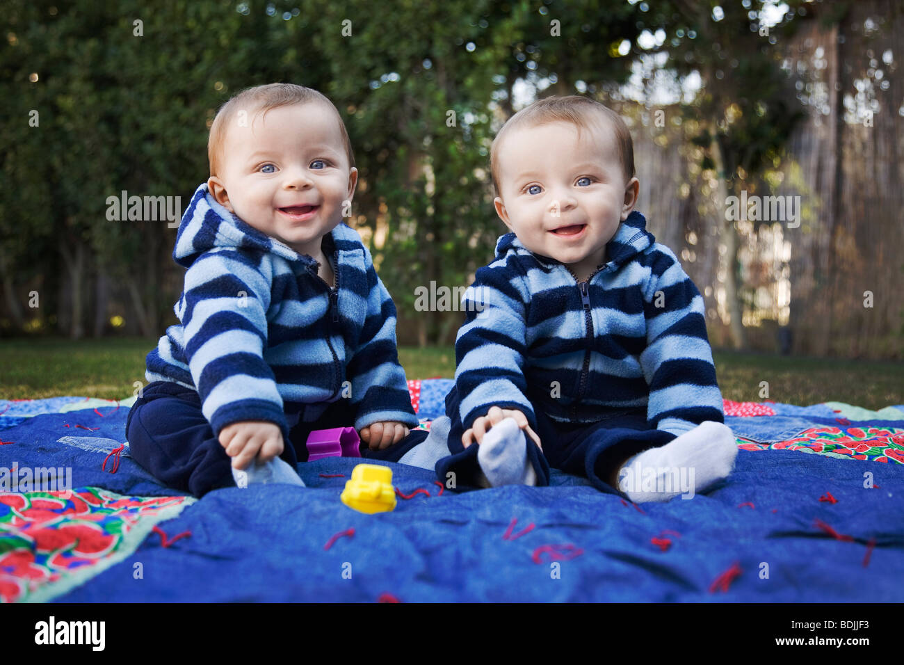 Identical Twins Children High Resolution Stock Photography And Images Alamy Identical Twins Children High Resolution Stock Photography And Images Alamy