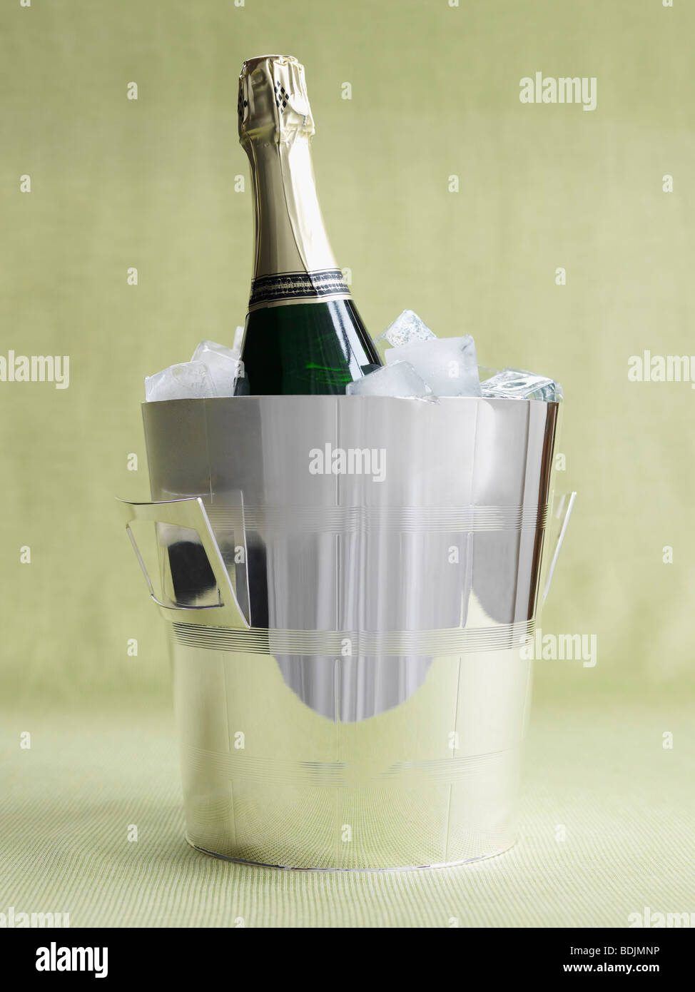 Ice Bucket High Resolution Stock Photography and Images Alamy