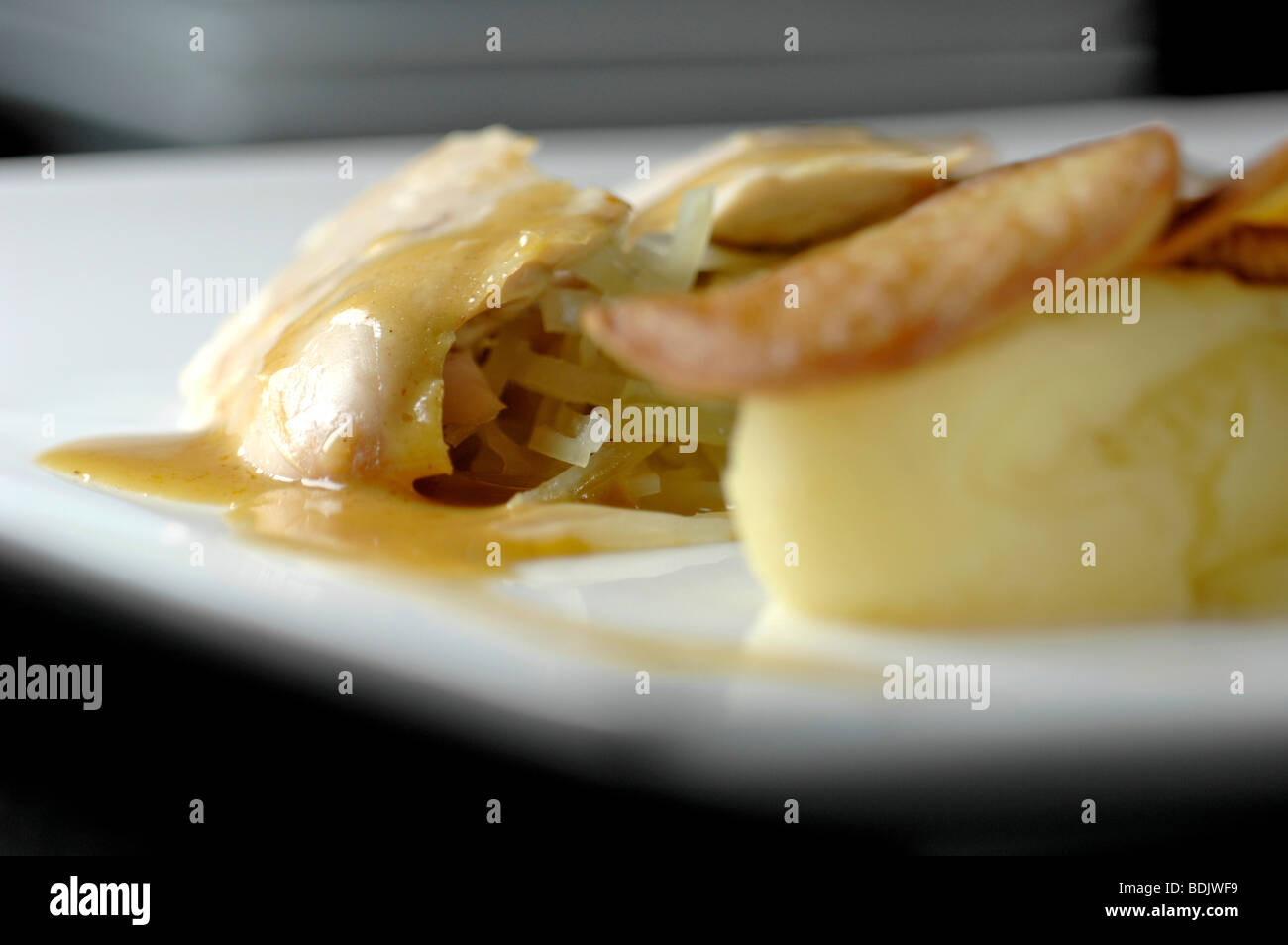 Baked chicken and mashed potato Stock Photo - Alamy