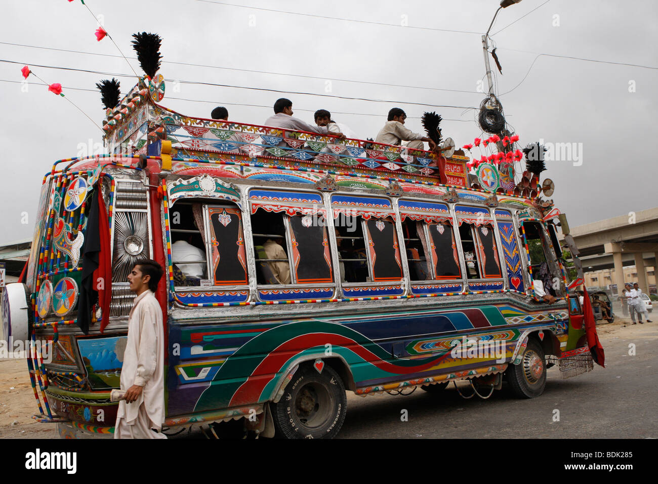 Decorated bus Karachi Pakistan Stock Photo - Alamy