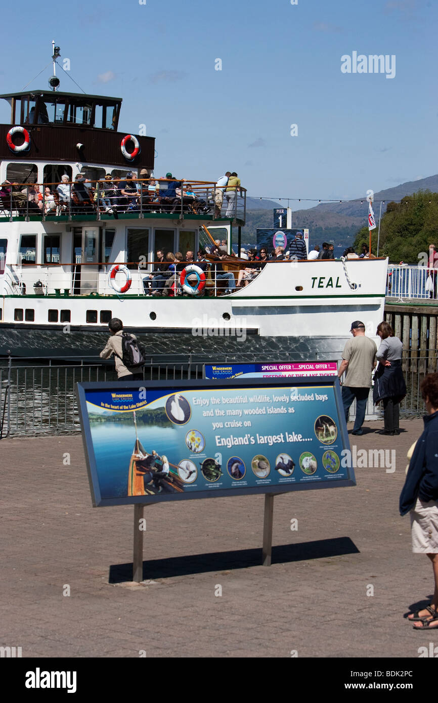 Windermere Lakes Cruises on Lake Windermere Stock Photo Alamy