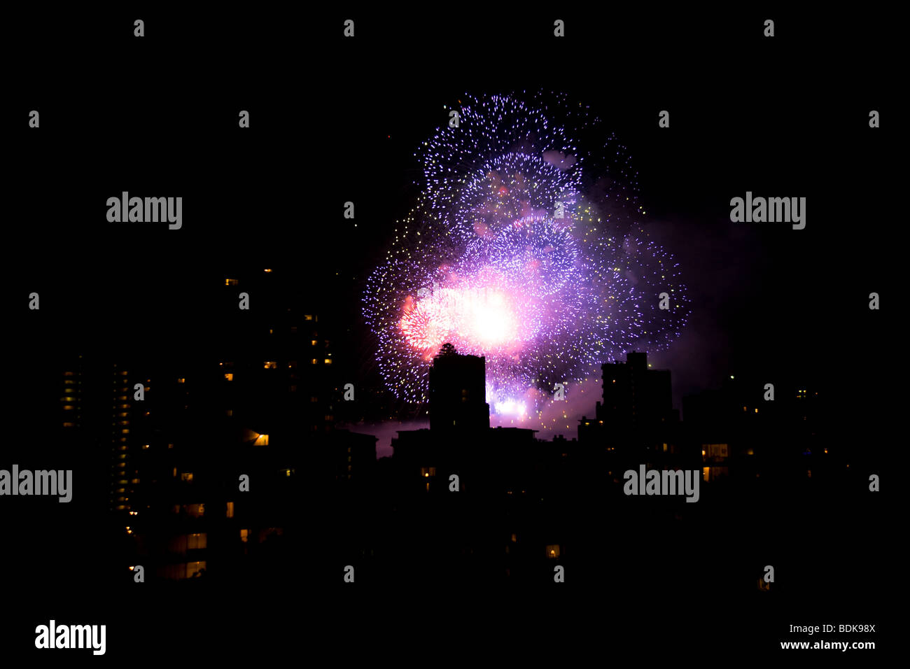 Fireworks during the Canadian portion of the 2009 Celebration of Light, Vancouver, British Columbia, Canada. Stock Photo