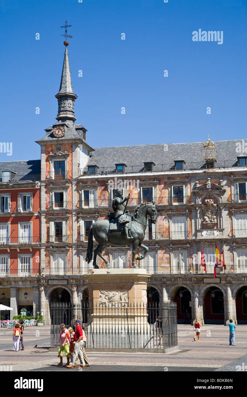 Statue of King Phillip 3rd of Spain in Plaza Mayor, Madrid Stock Photo