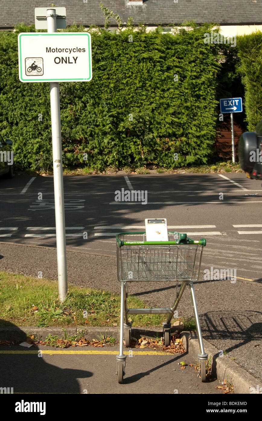 Shopping trolley sign hires stock photography and images Alamy