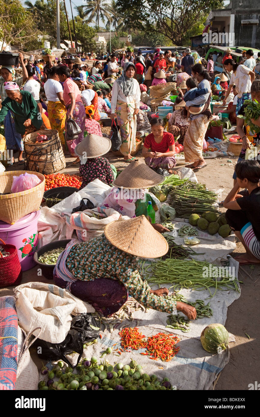 Indonesia, Lombok, Kuta, weekly market vegetable stalls Stock Photo