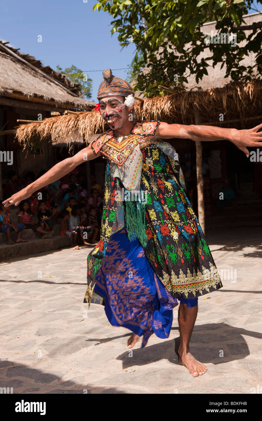 Indonesia, Lombok, Sade, traditional Sasak village, colourfully Stock Photo: 25630231 Alamy Indonesia, Lombok, Sade, traditional Sasak village, colourfully Stock Photo: 25630231 Alamy