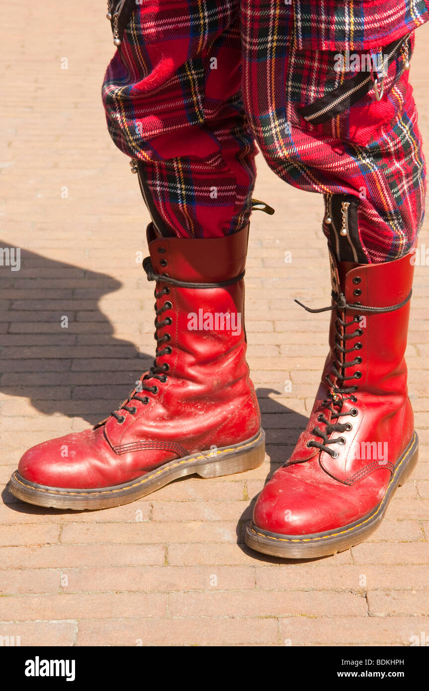 Tartan punk trousers hi res stock photography and images Alamy