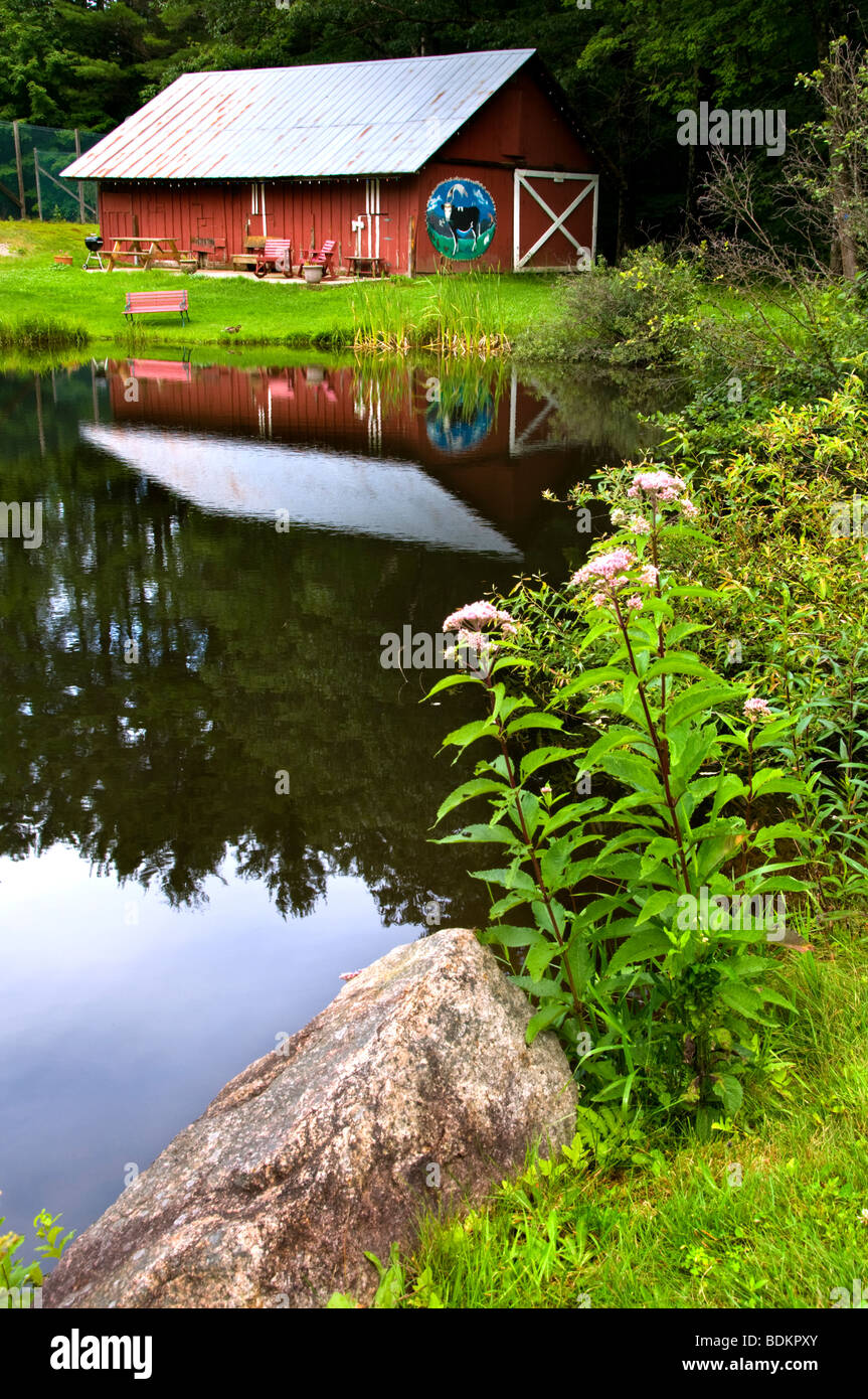 A red barn in North Conway, New Hampshire, USA Stock Photo Alamy