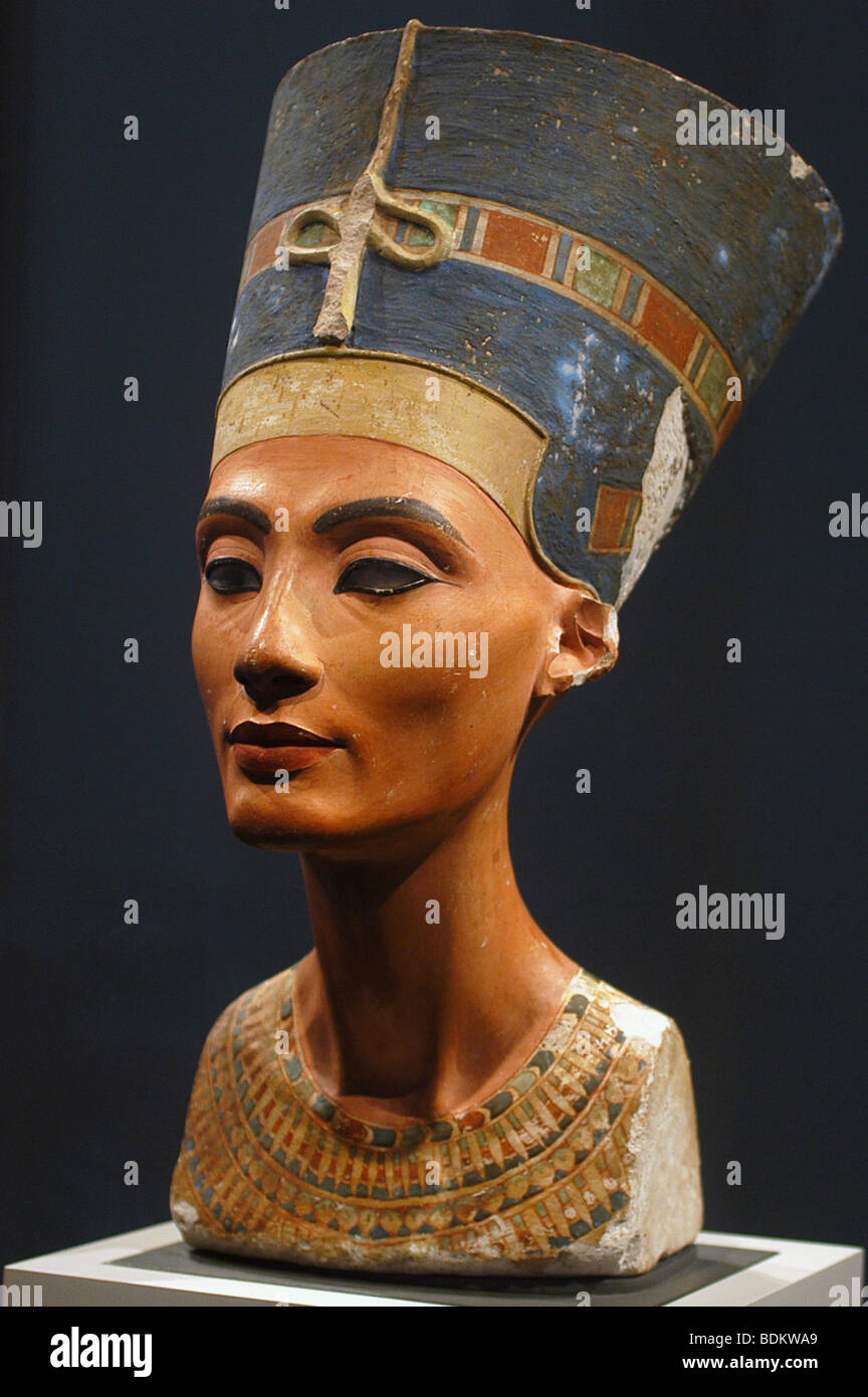 Nefertiti bust hires stock photography and images Alamy