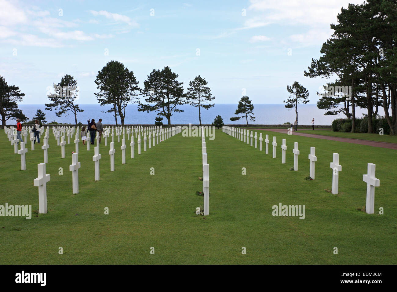 Graves at the American war cemetery, above Omaha beach at Colleville-sur-Mer, Normandy France Stock Photo