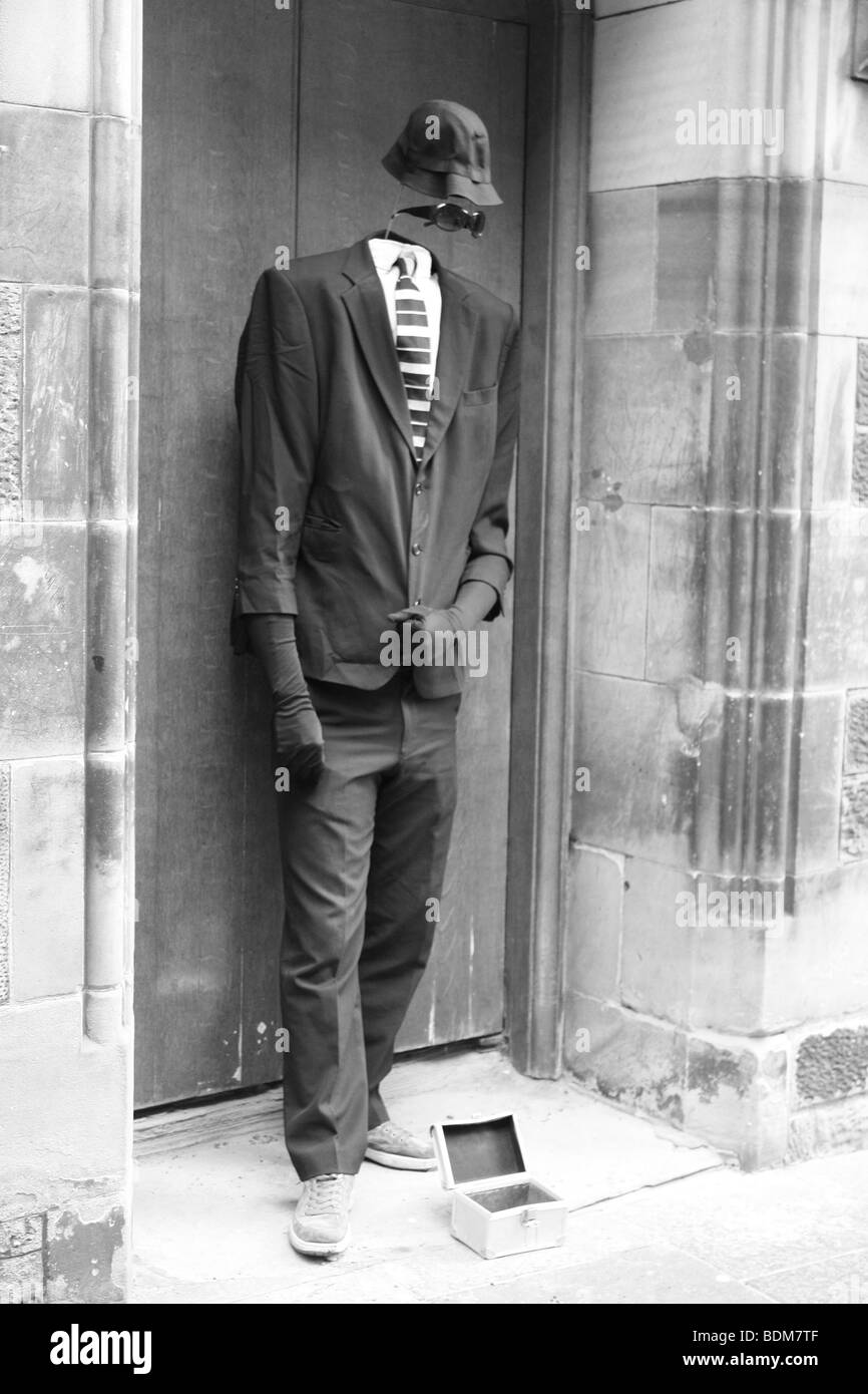 Edinburgh festival fringe street performer along the Royal mile 2009 Stock Photo