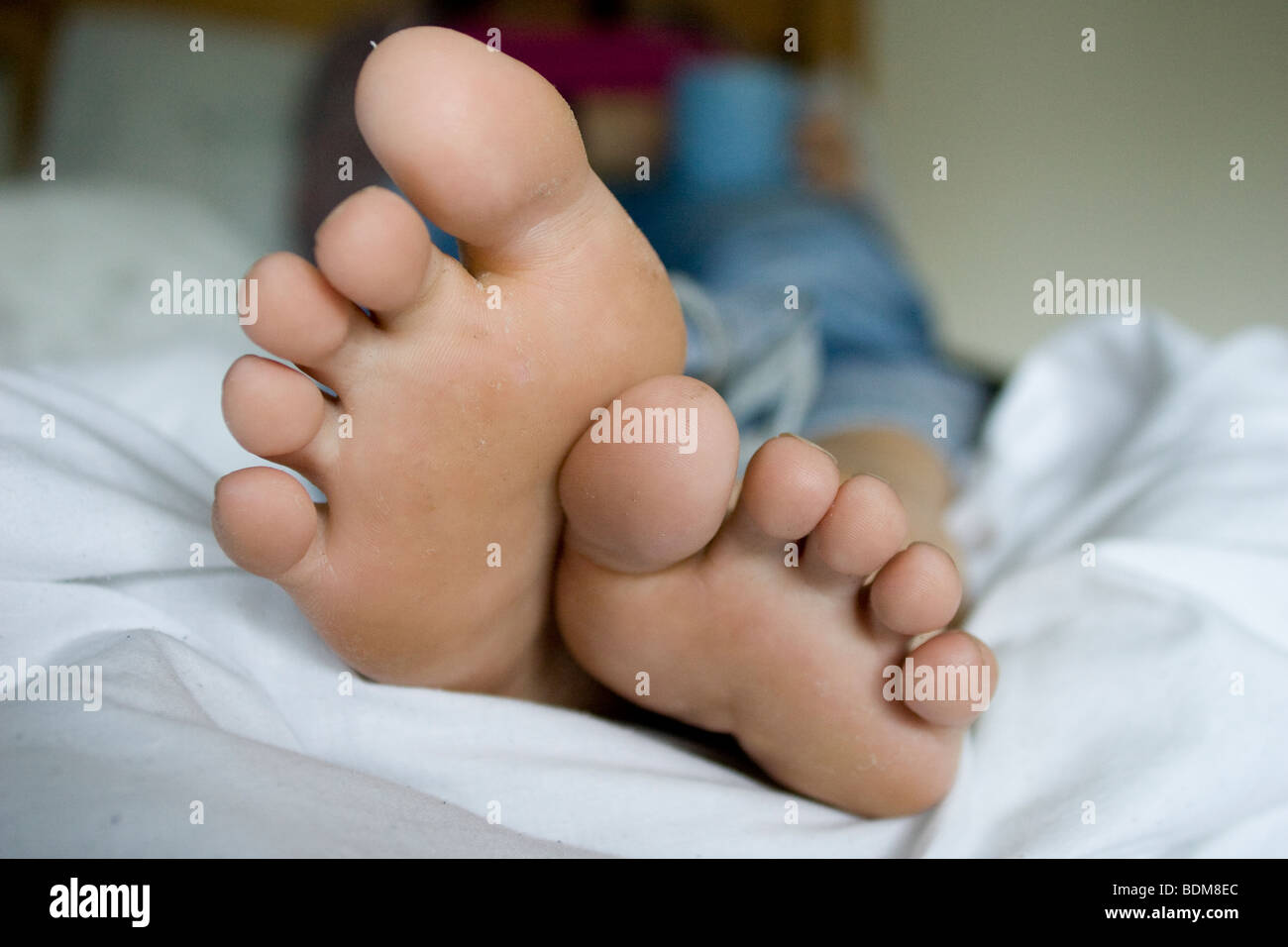 Nylon soles wrinkled Celebrity Feet