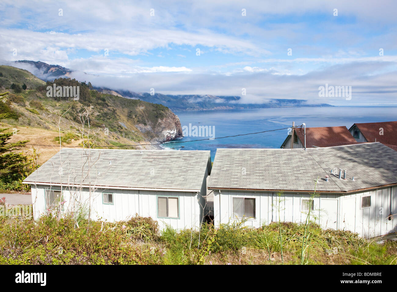 Homes on california coast hires stock photography and images Alamy