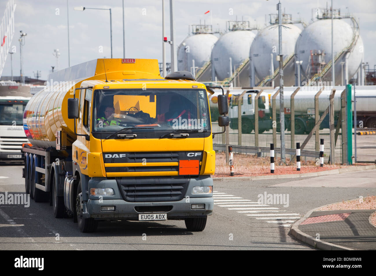 Petrol Tanker Stock Photos & Petrol Tanker Stock Images Alamy