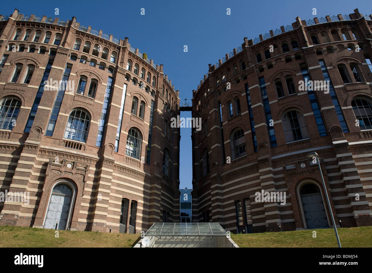 Wien, Simmering, Gasometer C und D, 1898, umgebaut von Wilhelm ...