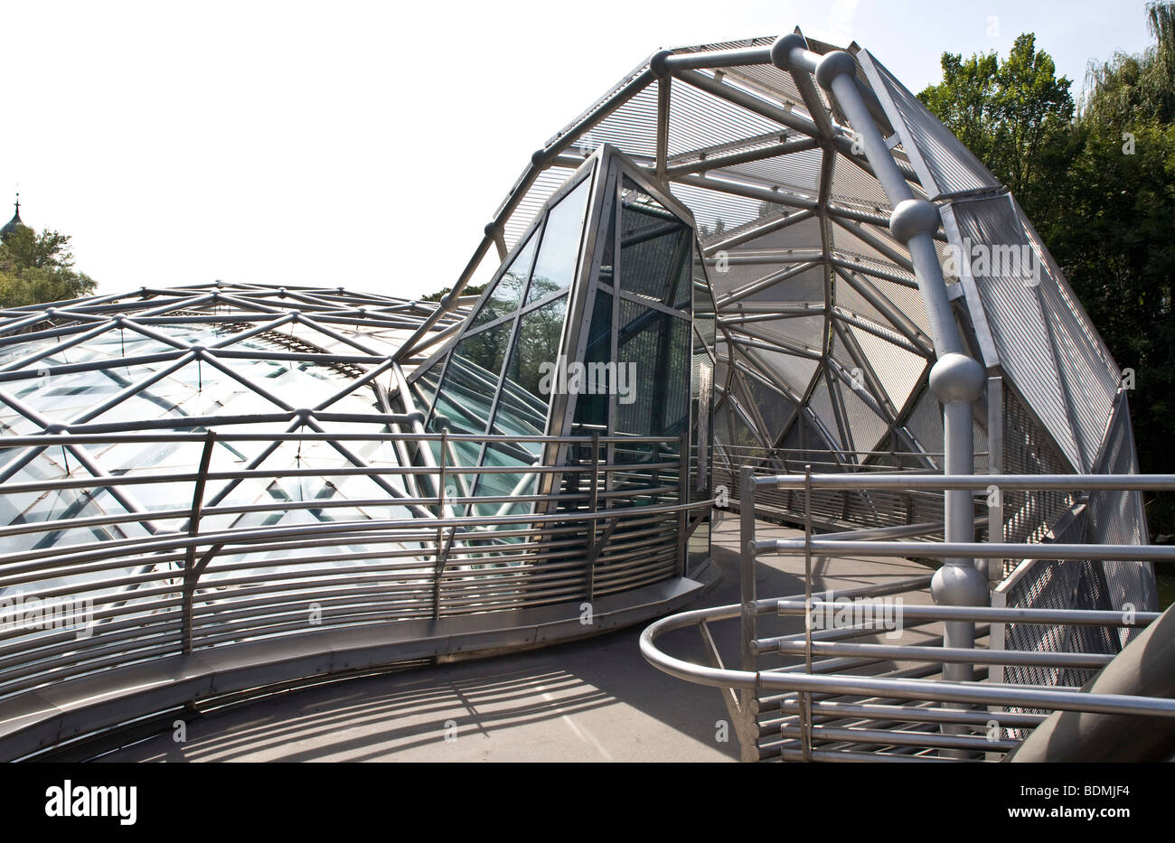 Graz, Murinsel (Mur Insel, Mur-Insel), 2003 von Vito Acconci nach einer Idee des Grazers Robert Punkenhofer erbaut Stock Photo