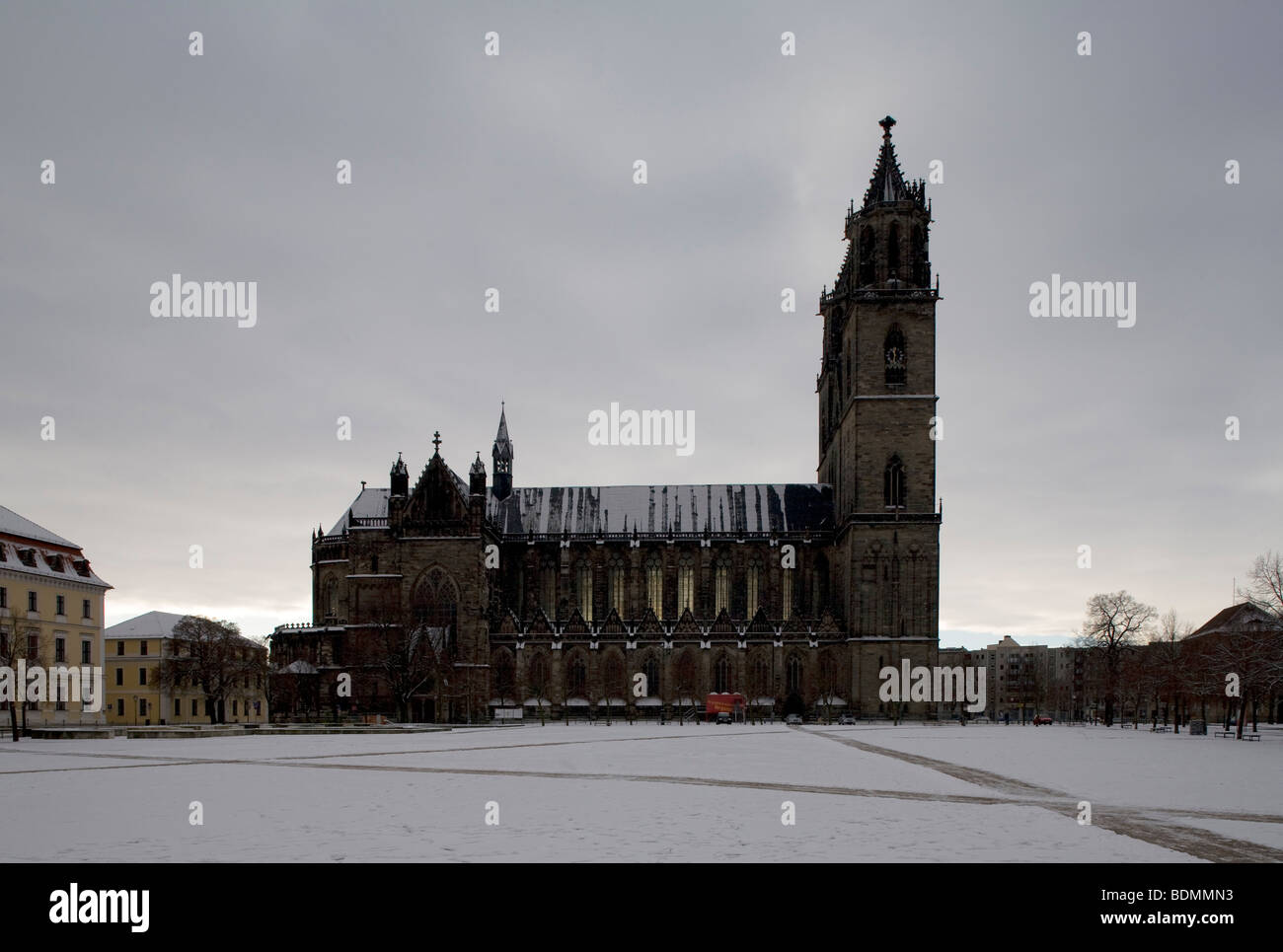 Magdeburg, Dom, Blick von Norden im Winter Stock Photo - Alamy