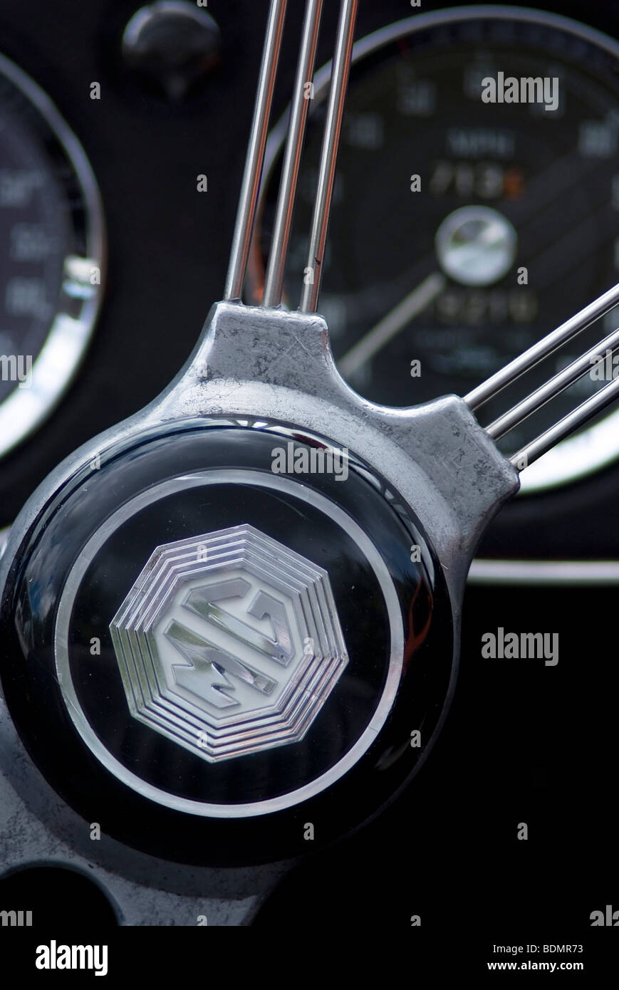 horn centre push and wire steering wheel of mga sports car Stock Photo