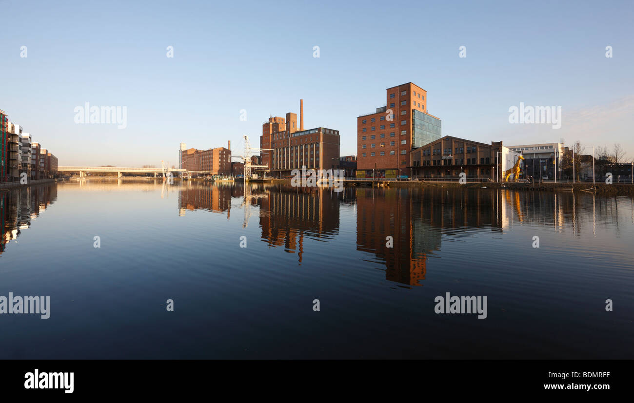 Duisburg, Innenhafen, Blick auf die Südseite, Werhahnmühle und Küppersmühle Stock Photo
