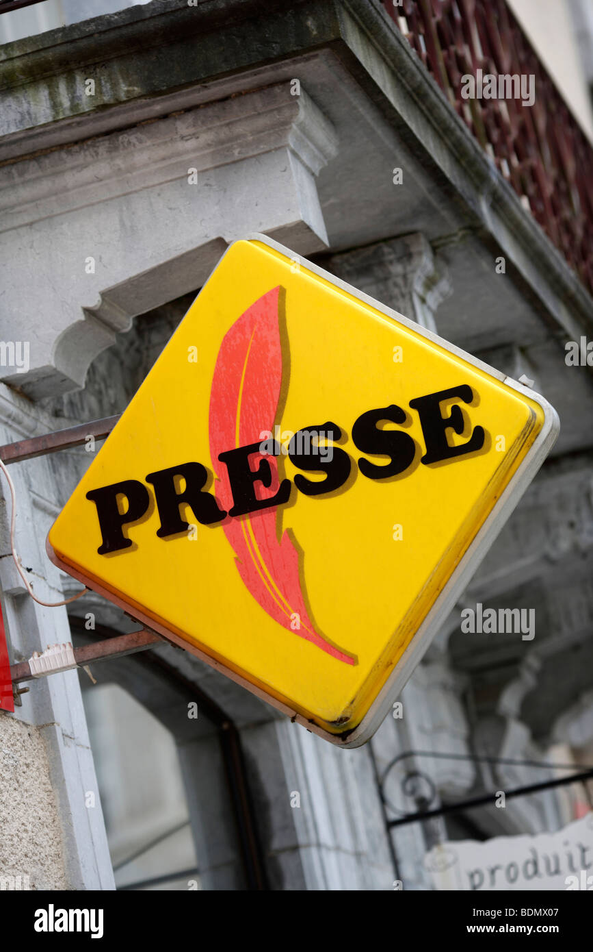 Newsagents Sign French newsagent hi-res stock photography and images - Alamy