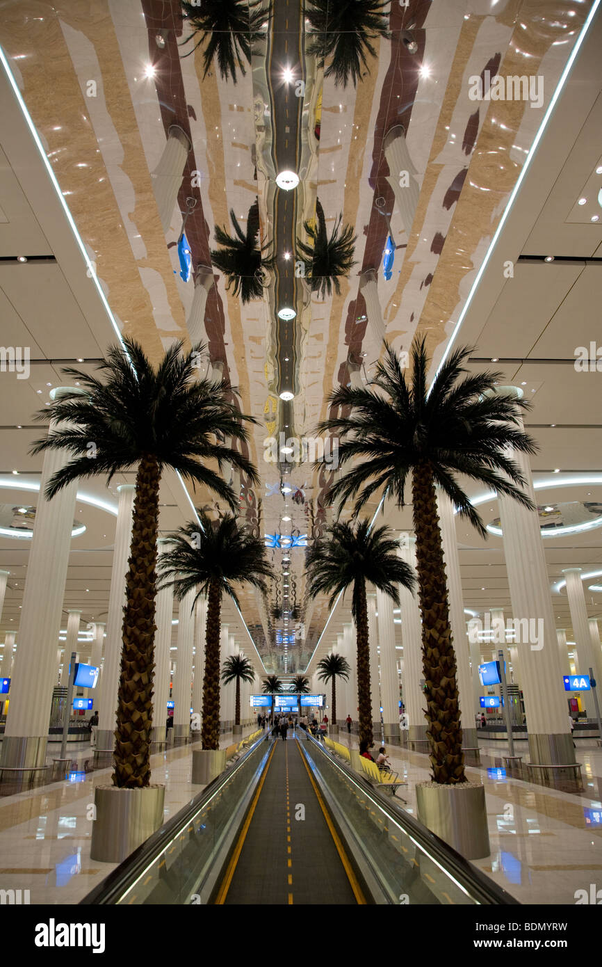 Arrivals baggage hall travelator immigration hires stock photography