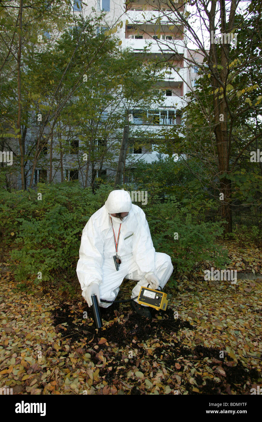 On the ground action training for Greenpeace Radiation Safety Advisors