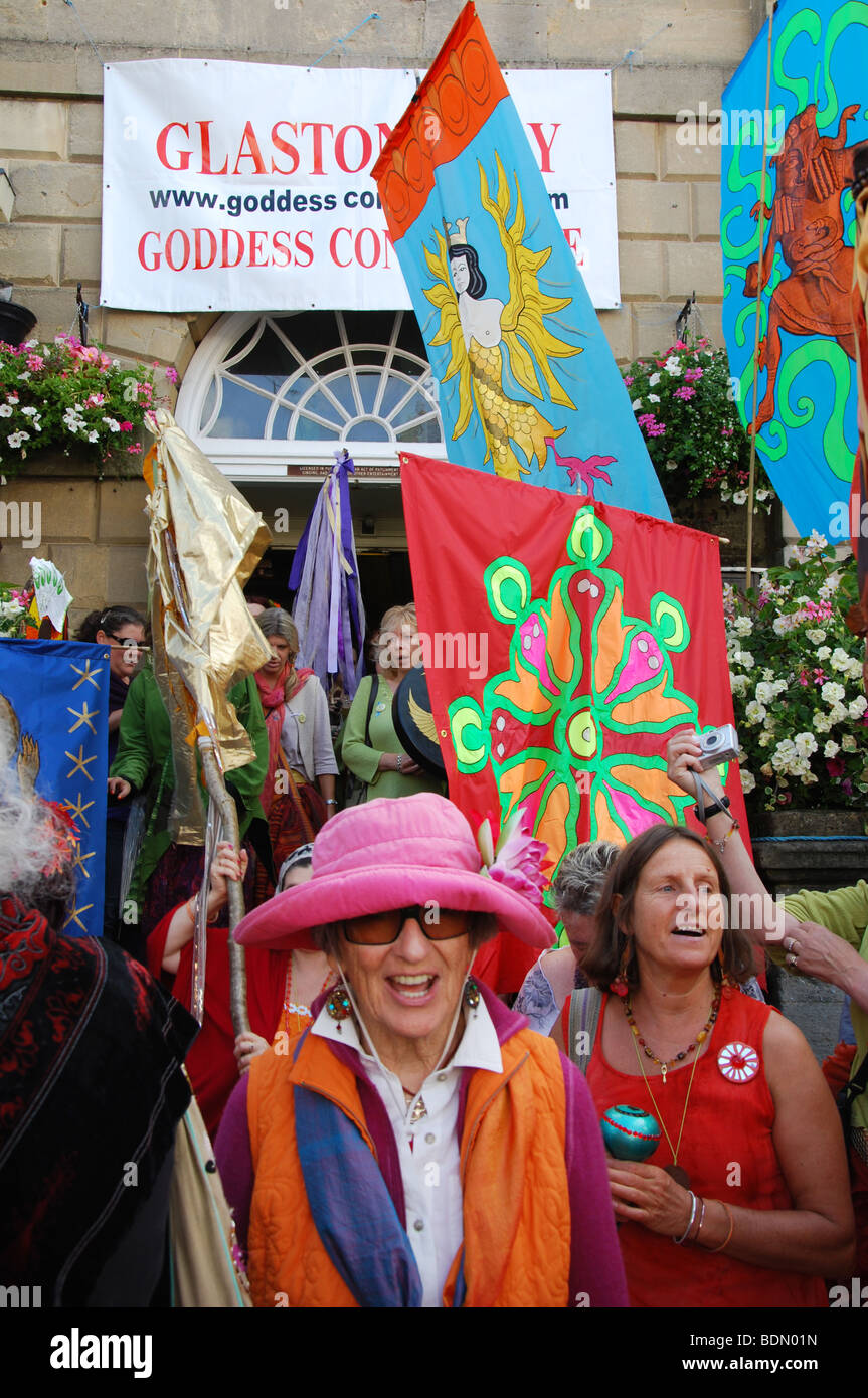 Glastonbury festival women costumes hi-res stock photography and images - Alamy