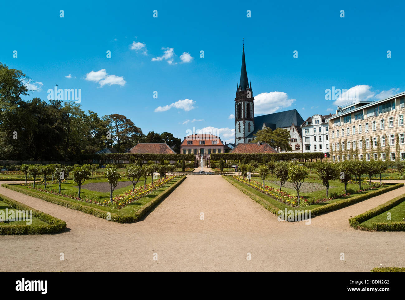 60+ Prinz Georg Garten, Den ehemaligen prettlackschen garten seinem