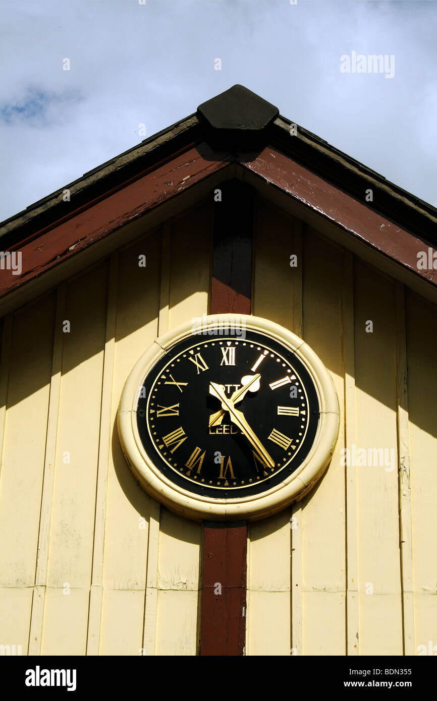 Station Clock at Bolton Abbey Railway Station showing time Stock Photo