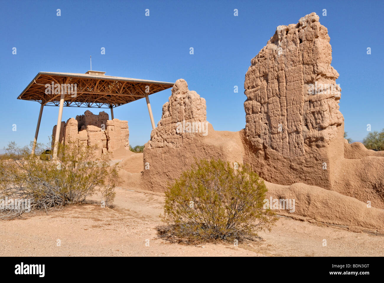 Remains of historic buildings of the Hohokam Indians, made of wattle and mortar, from around 1300 AD, Casa Grande Ruins Nationa Stock Photo