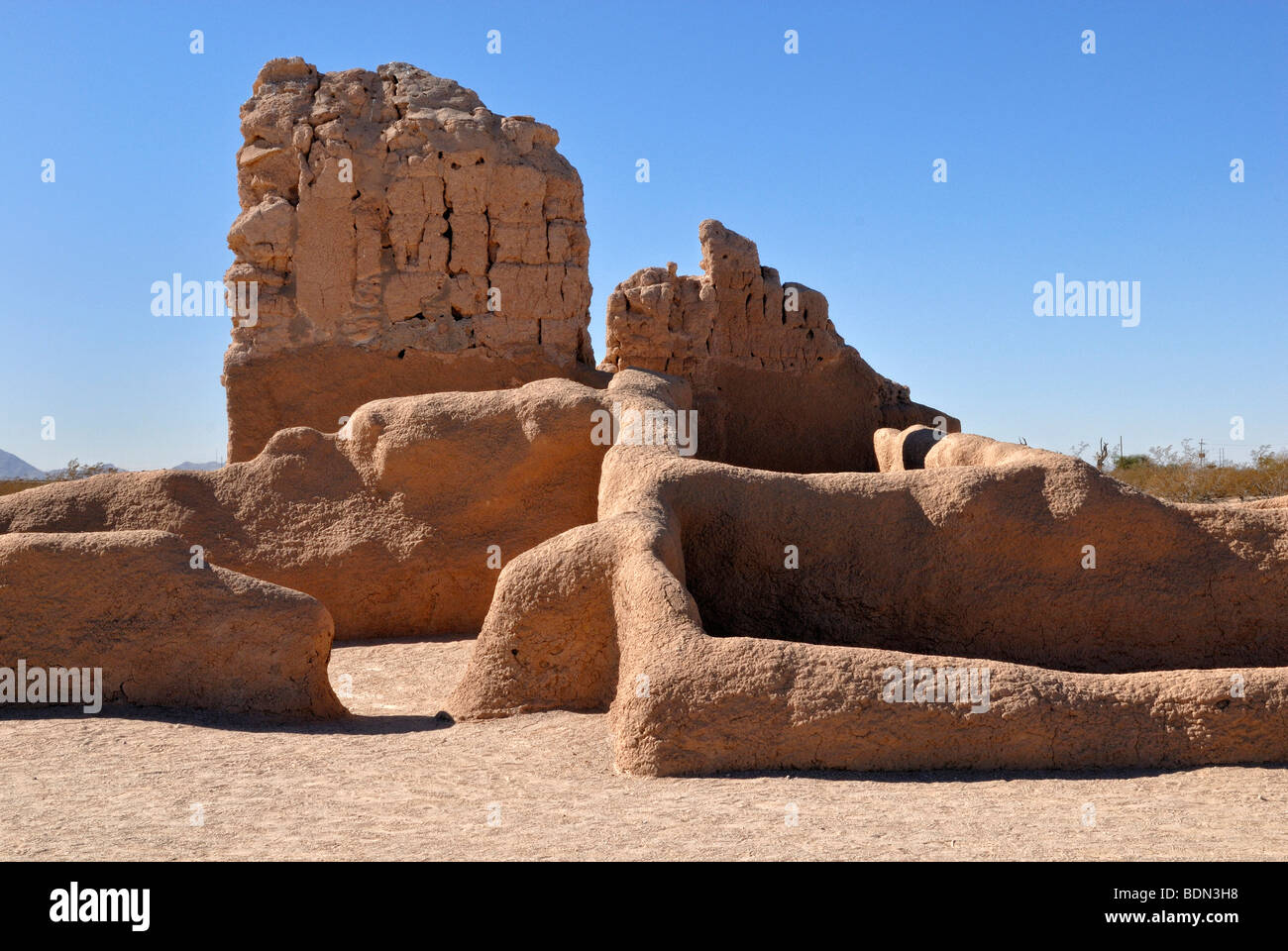Remains of historic buildings of the Hohokam Indians, made of wattle and mortar, from around 1300 AD, Casa Grande Ruins Nationa Stock Photo