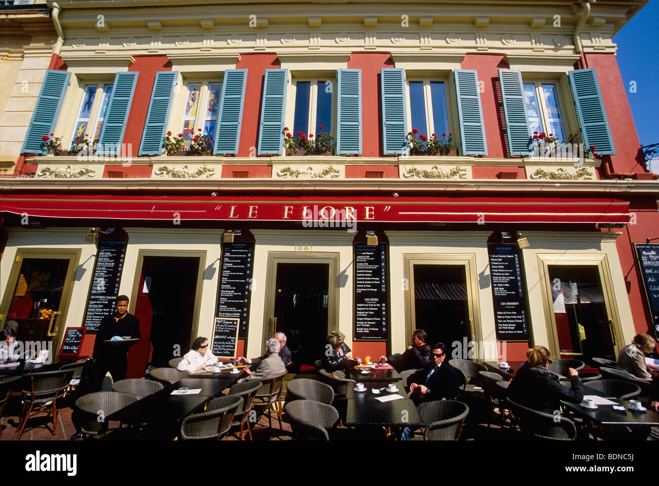 Outdoor bar and restaurant in the Cours Saleya in Nice Stock Photo