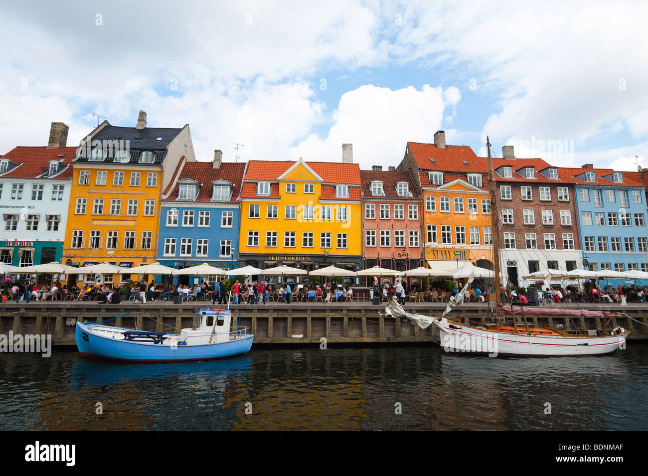 nyhavn-copenhagen-denmark-in-summer-stock-photo-alamy
