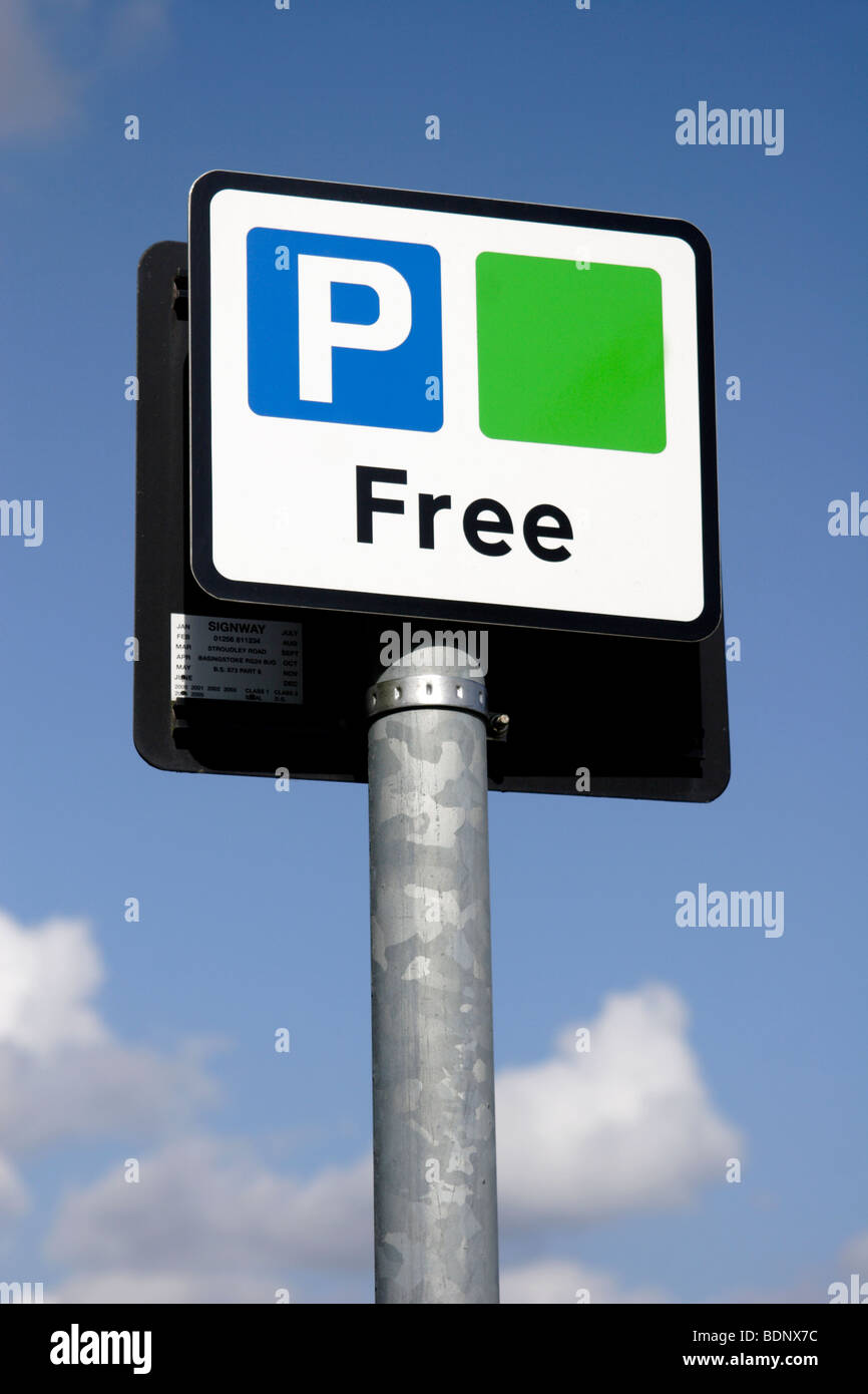 Free car parking sign in Central Milton Keynes , England , UK Stock Photo