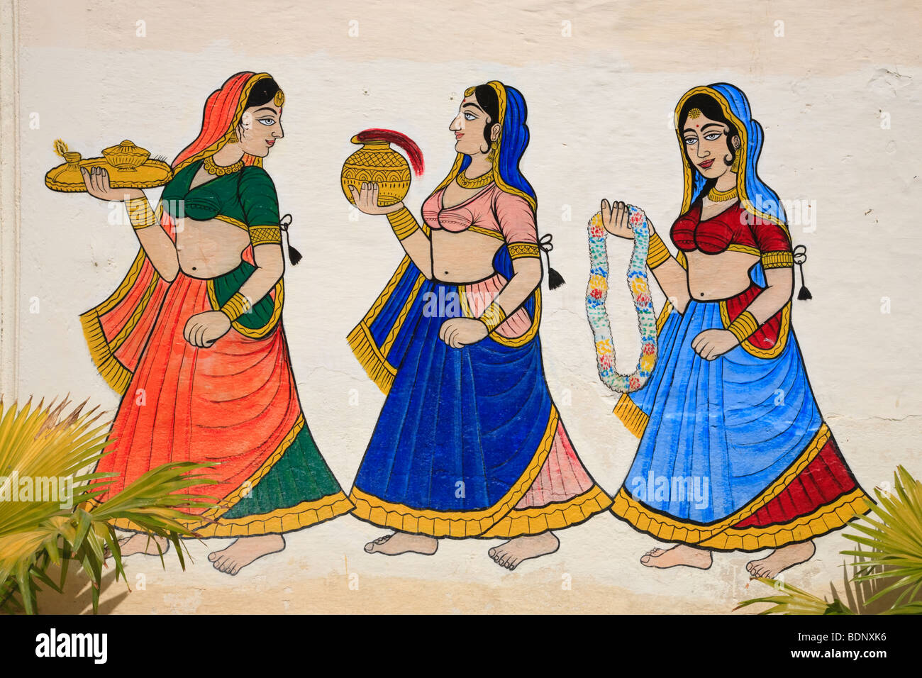 A Wall Painting Of Indian Women In Saris In The City Palace Udiapur Stock Photo Alamy