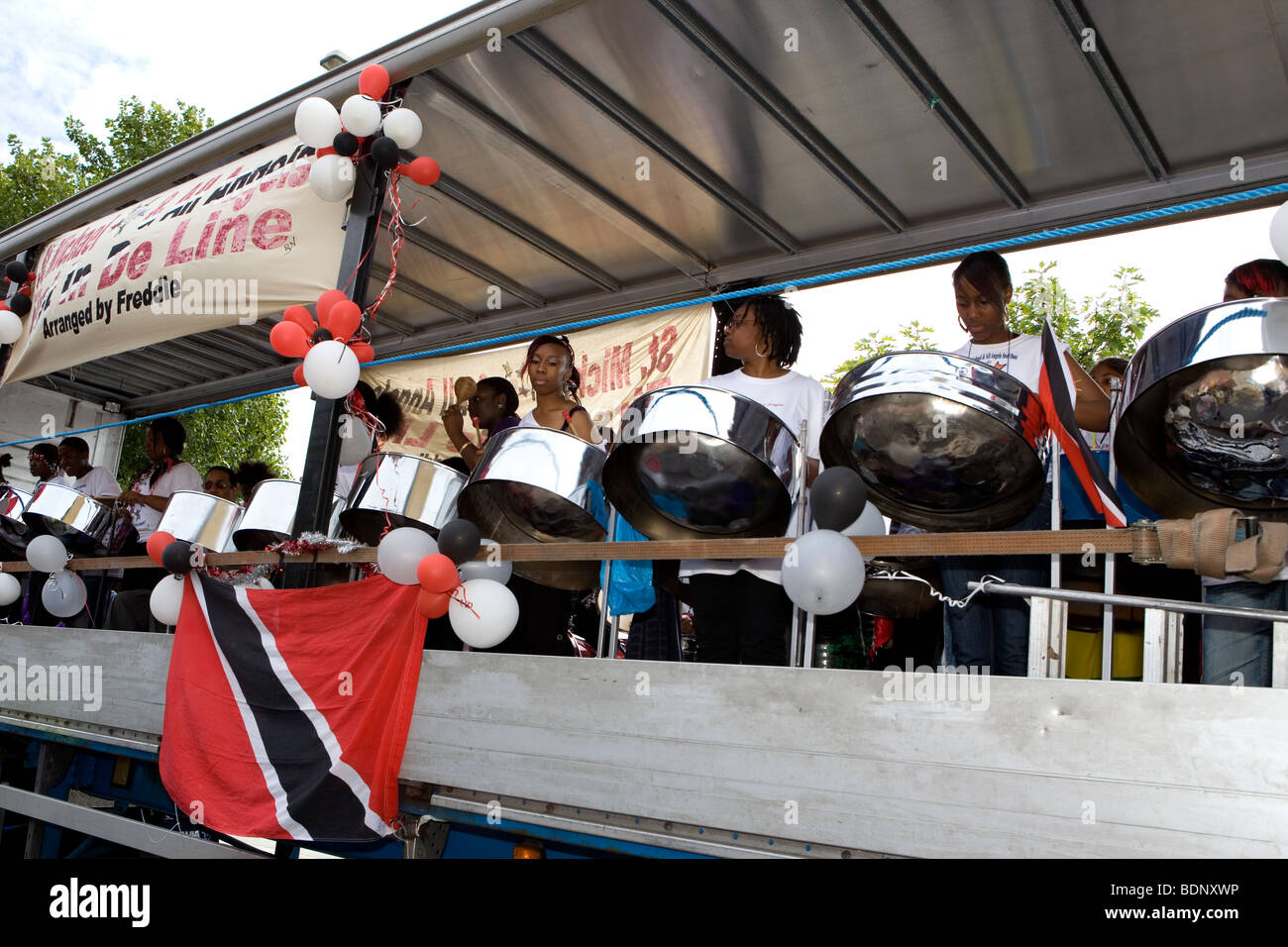 People playing steel drums at Notting Hill carnival Stock Photo Alamy