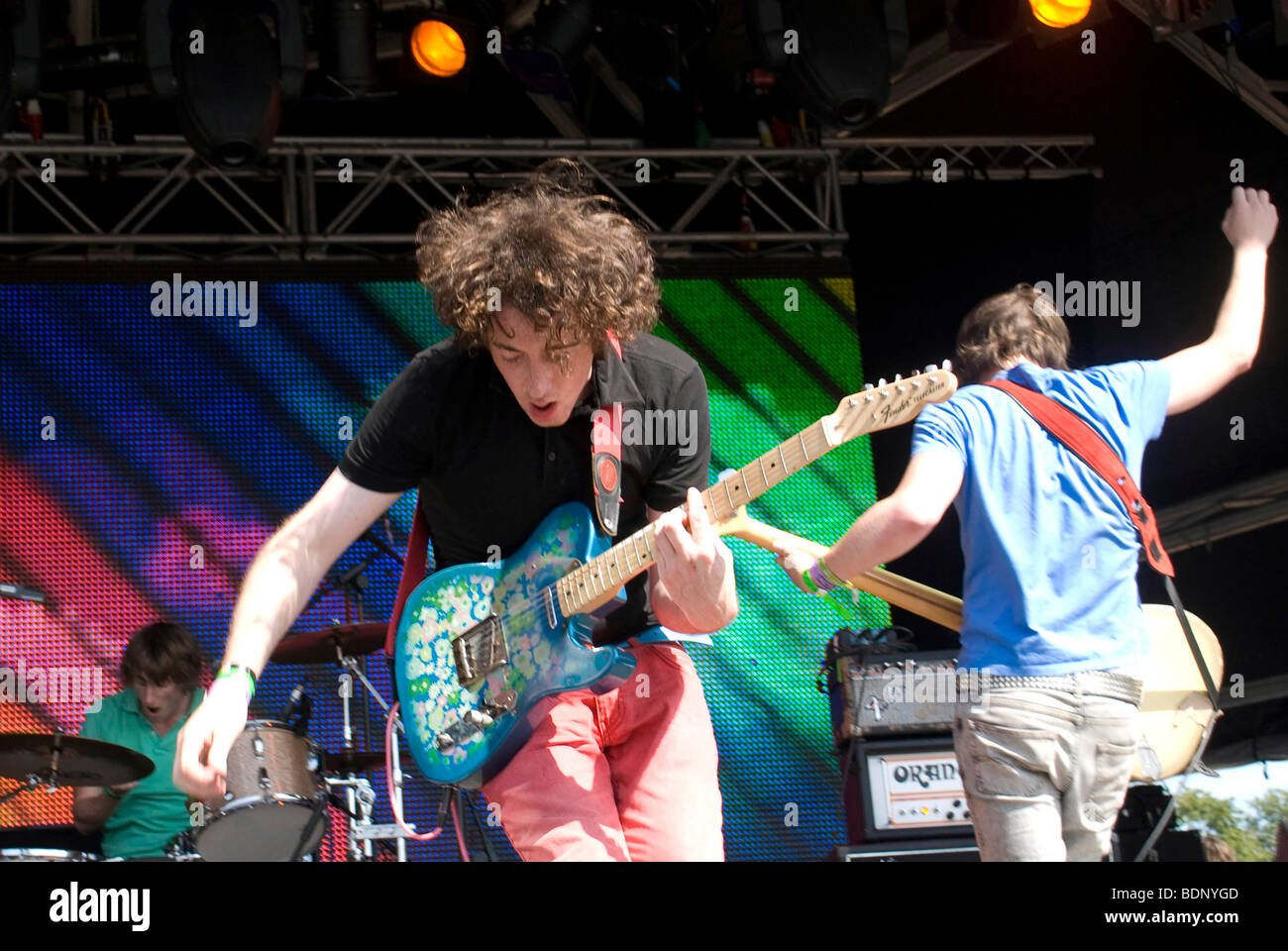 sing song singer performer stage live instrument band group pop rock ...