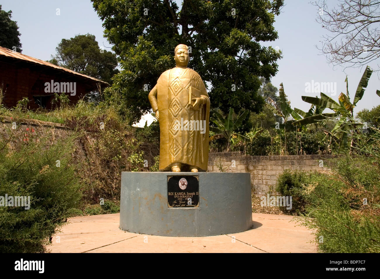 Statue of former Fon or King Kamga Joseph II at chief's palace complex of Bamil k chiefdom of Bandjoun West Province Cameroon Stock Photo