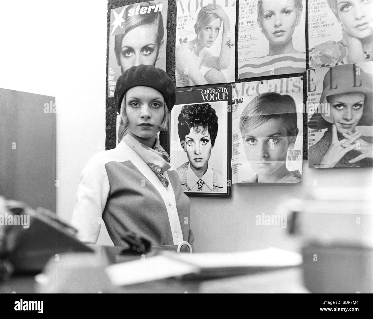 Twiggy Uk Fashion Model In January 1968 With Some Of Her Magazine Covers Photo Tony Gale Stock Photo Alamy Twiggy Uk Fashion Model In January 1968 With Some Of Her Magazine Covers Photo Tony Gale Stock Photo Alamy