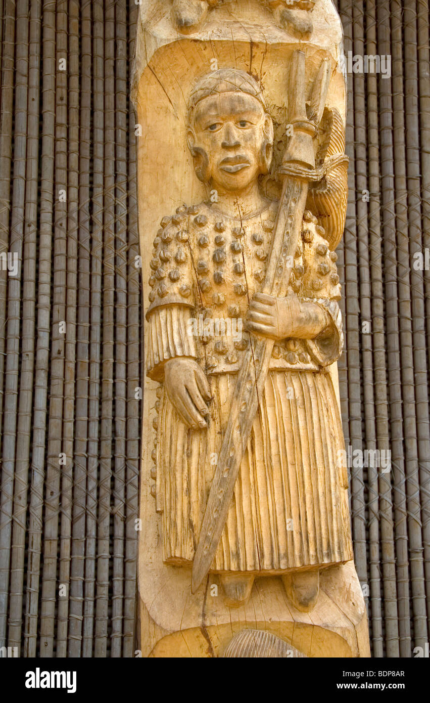 Detail of carved column of main reception hall of chief's palace of Bamil k chiefdom of Bandjoun West Province Cameroon Stock Photo