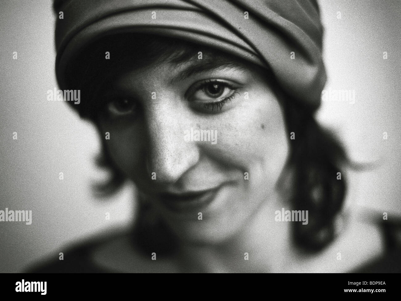 Woman wearing white hat black hi-res stock photography and images - Alamy