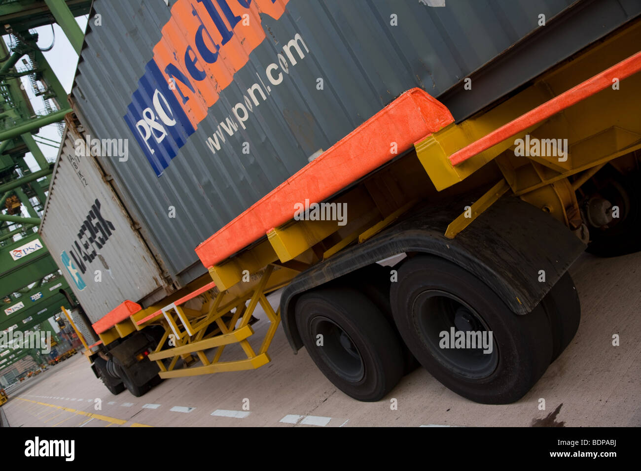 p &O Nedlloyd teu container box crane stacking Stock Photo Alamy