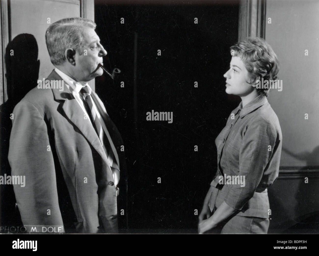 комиссар мегрэ жан габен. комиссар мегрэ габен. мегрэ расставляет сети фильм 1958 кадры. мегрэ расставляет сети фильм 1958 кадры. мегрэ тенин.