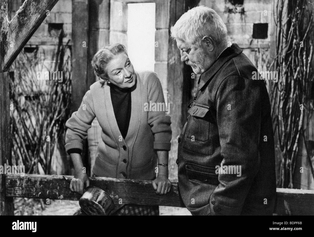Les vieux de la vieille Year: 1960 Director: Gilles Grangier Jean Gabin Stock Photo