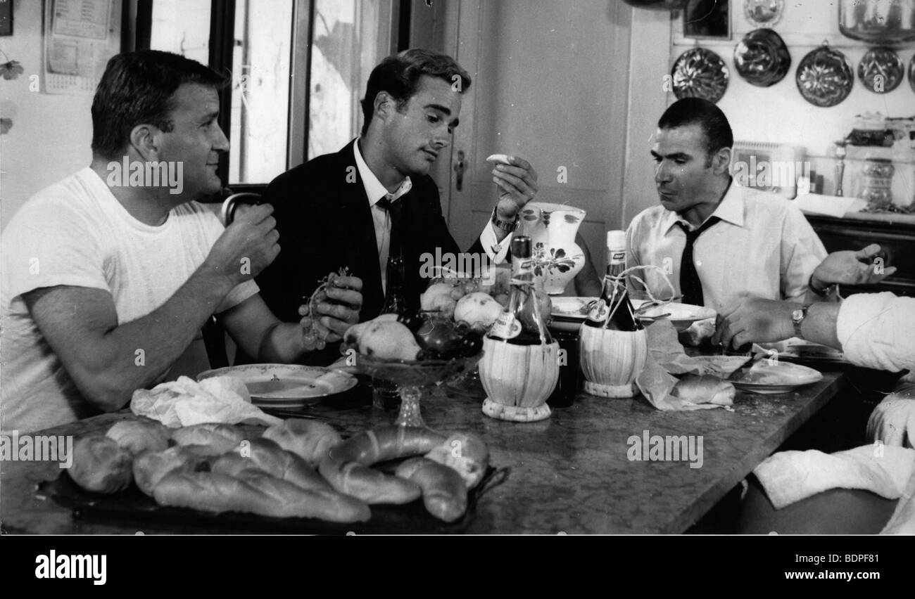 Agent spécial à Venise Year: 1964 Director: André Versini Sean Flynn, Jacques Dufilho, Pierre Mondy Stock Photo
