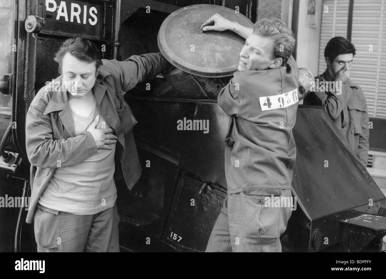 Le travail c'est la liberté Year: 1959 Director: Louis Grospierre Gérard Séty, Sami Frey, Raymond Devos Stock Photo