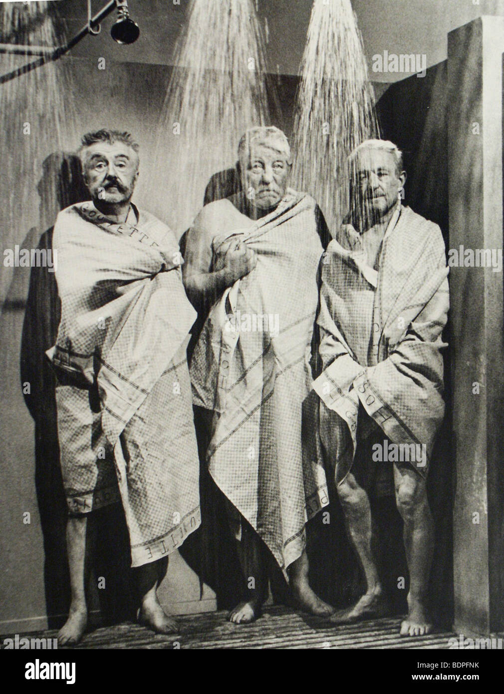 Les vieux de la vieille Year: 1960 Director: Gilles Grangier Jean Gabin,  Pierre Fresnay, Noël-Noël Stock Photo - Alamy